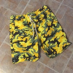 Forever 21 Men pull on shorts size men’s small